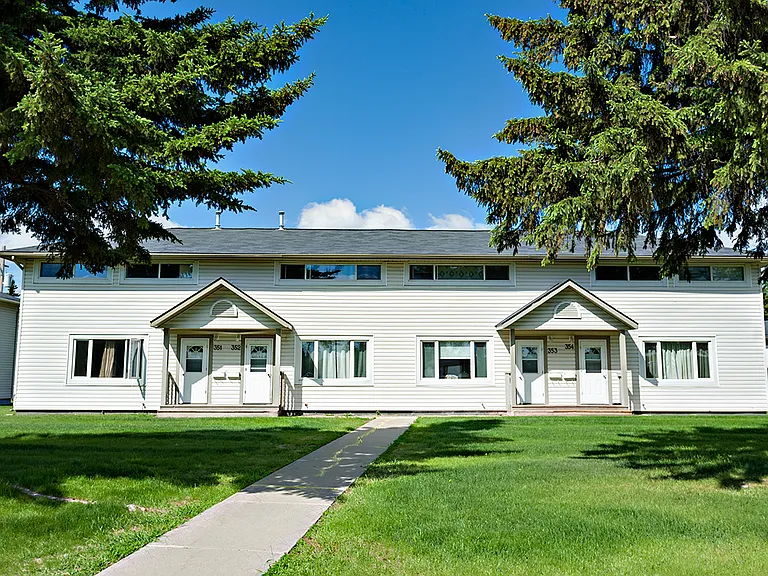 400 Edmund Park — Photo 13