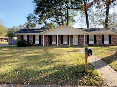 282 Belaire Dr, Pearl, MS, 39208
