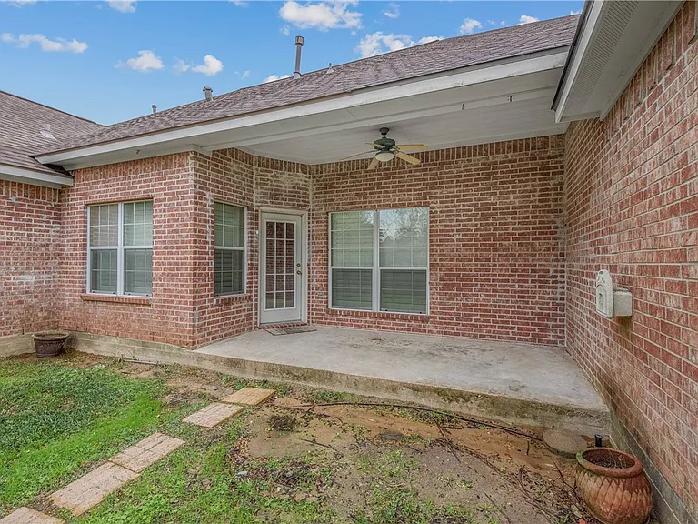 305 Stone Chase Ct — Photo 19