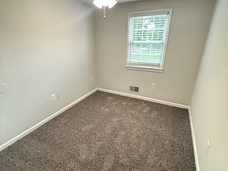 Longview — Photo 115