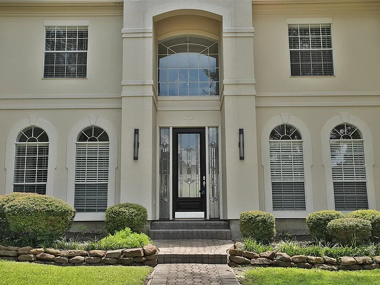 1715 Cottage Landing Ln — Photo 5