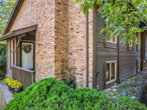 1555 Birnamwood Trail Dr, Ballwin, MO 63021