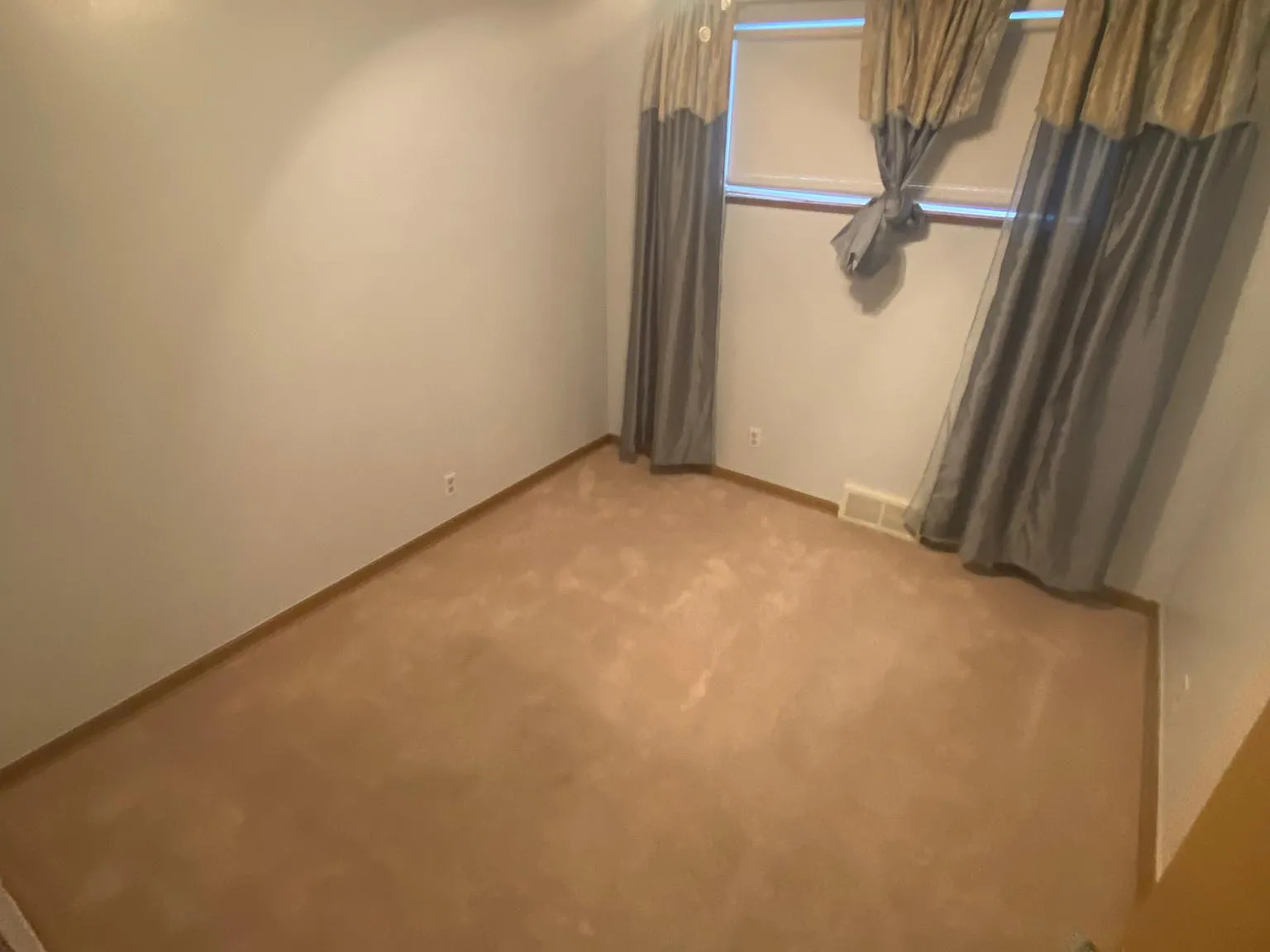 3 bed, 2136 sqft, $2,250 — Photo 4