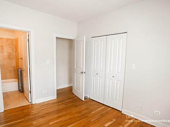 4th image of 3918 N Pine Grove Ave APT 1