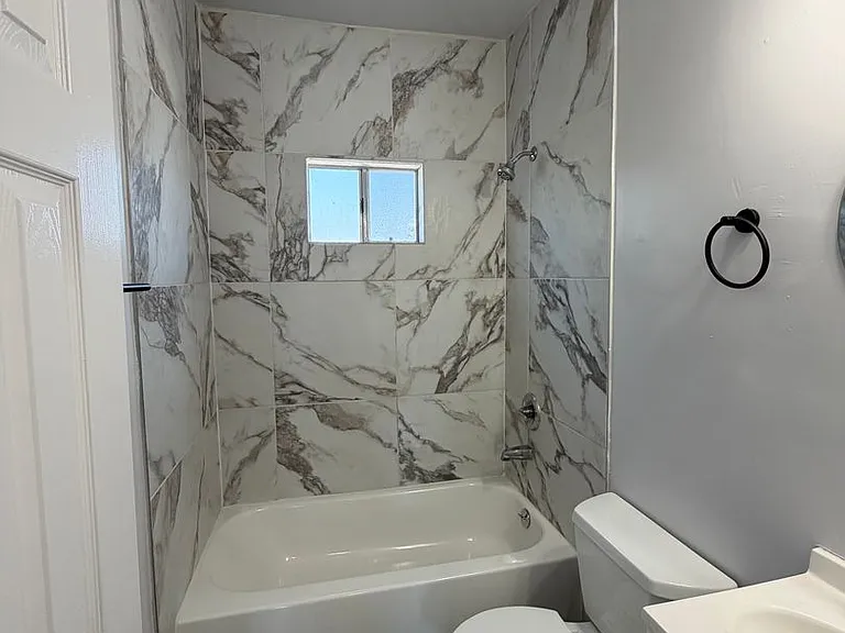 8100 S Western Ave — Photo 12