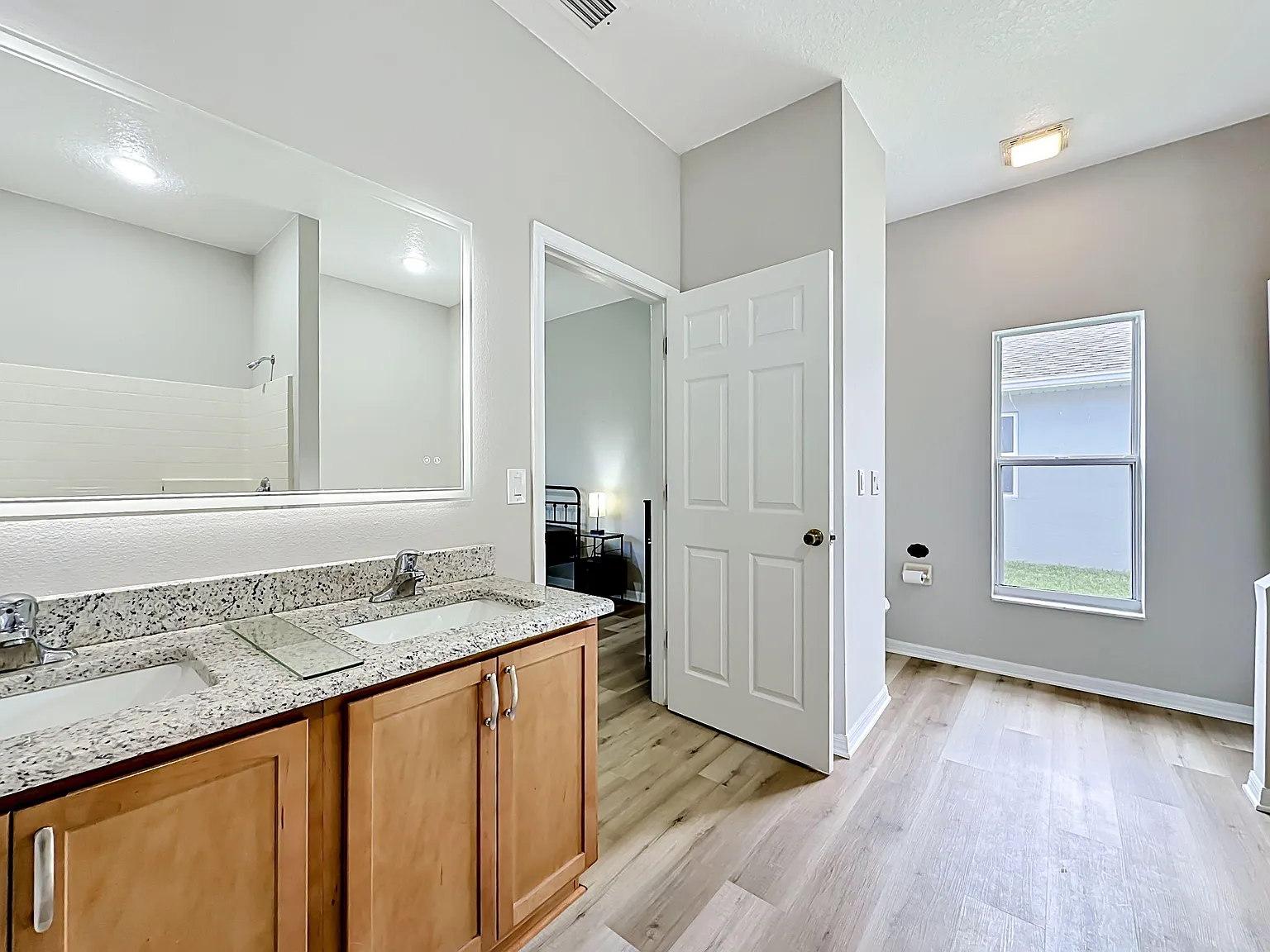 4 bed, 2.0 bath, 2235 sqft, $1,299 — Photo 4