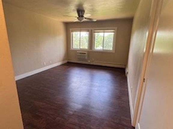 3rd image of 619 College St APT 5
