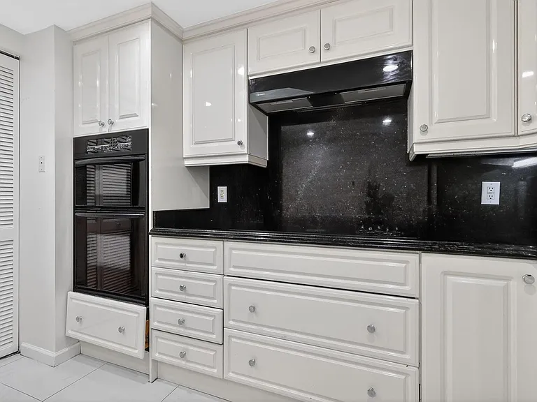 9595 Collins Ave #N-8F — Photo 21