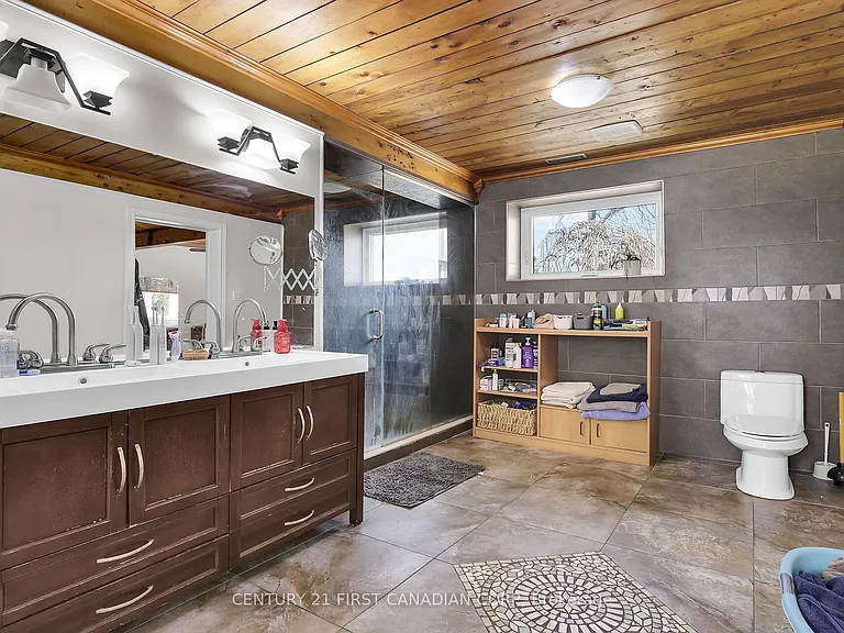 23992 Denfield Rd — Photo 17