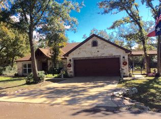 26 Ercoupe Ln, Hilltop Lakes, TX 77871