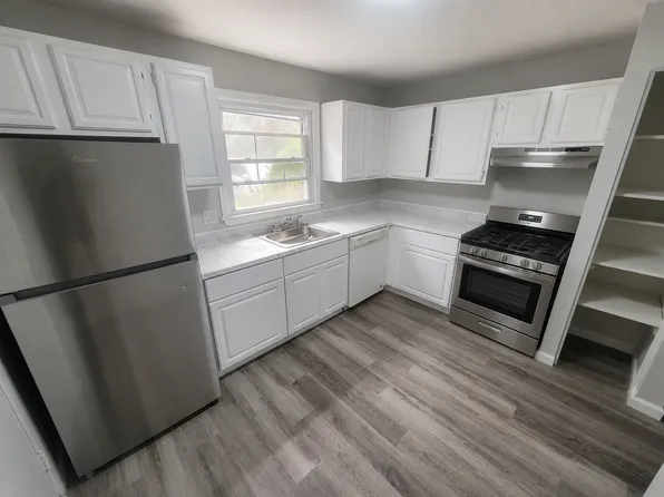 5 Treat St #2E, West Haven, CT 06516