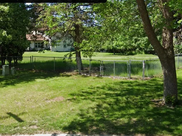 2590 Belmont Ln E, North Saint Paul, MN 55109