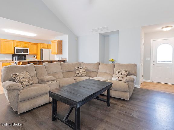 4th image of 405 Warriors Way
