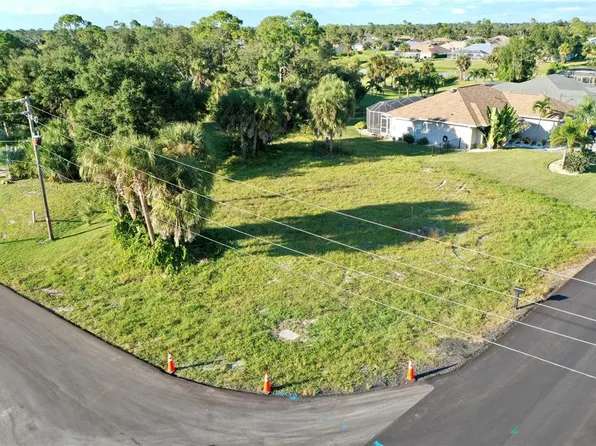 2 Sportsman Way #690, Rotonda West, FL 33947