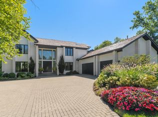 2291 Hybernia Dr, Highland Park, IL 60035