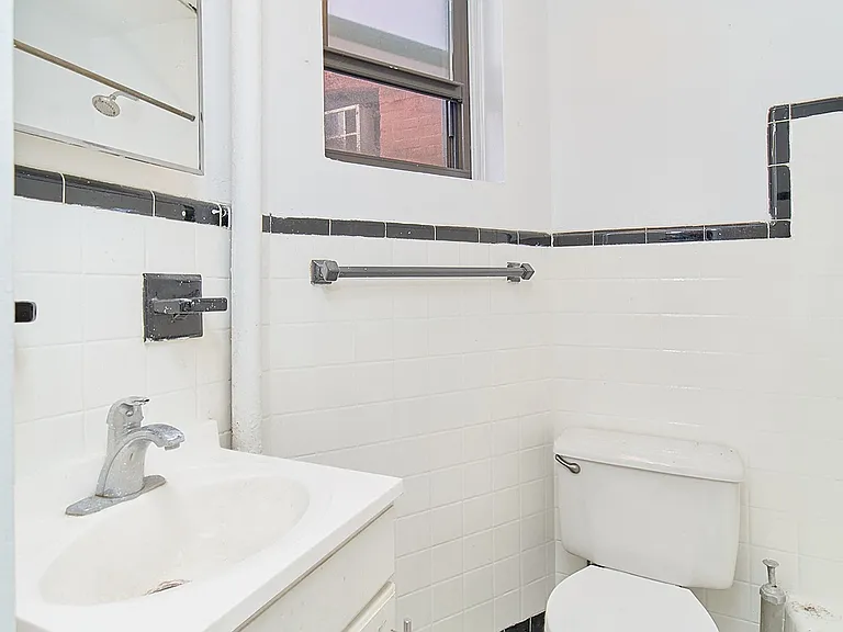 353 W 44th St #4A — Photo 10