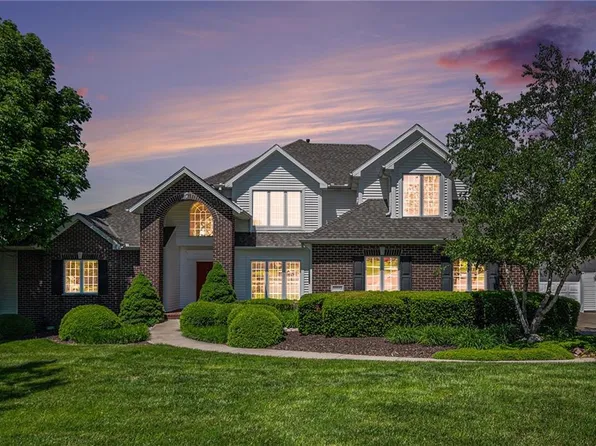 10112 Lake View Cir, Liberty, MO 64068