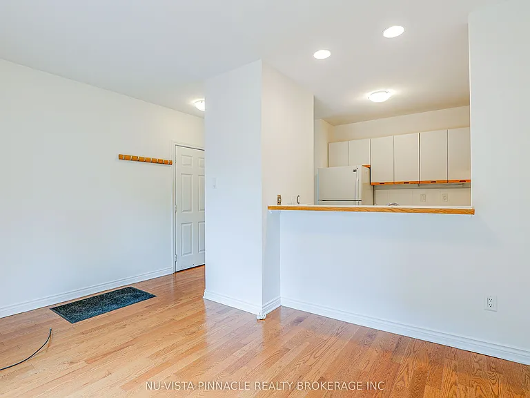 343 Princess Ave — Photo 15