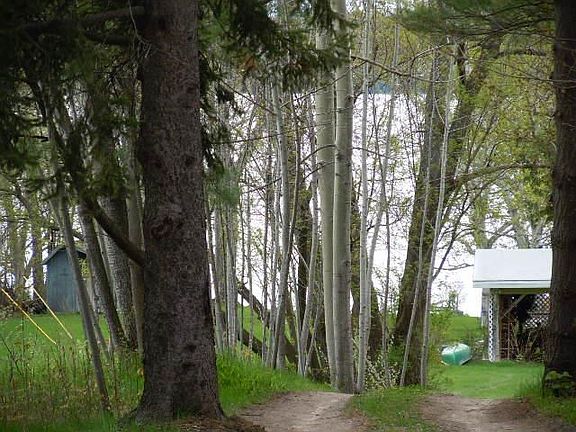 3rd image of 6985 Lake Leelanau Dr