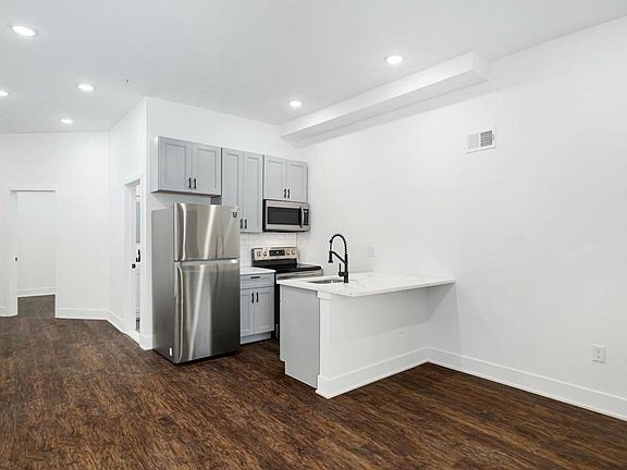 2nd image of 3213 W Susquehanna Ave #A