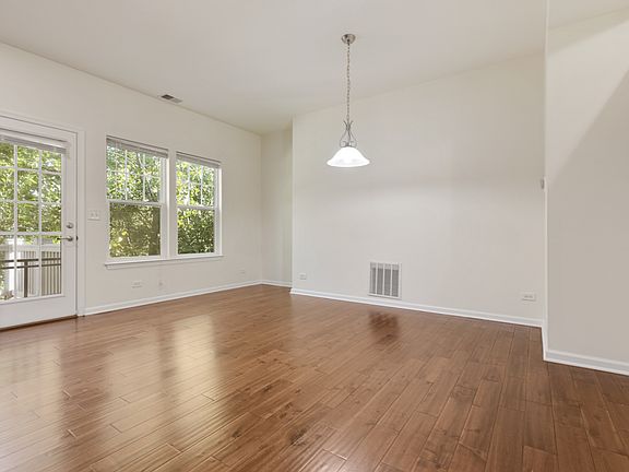 4th image of 3337 Kentshire Cir