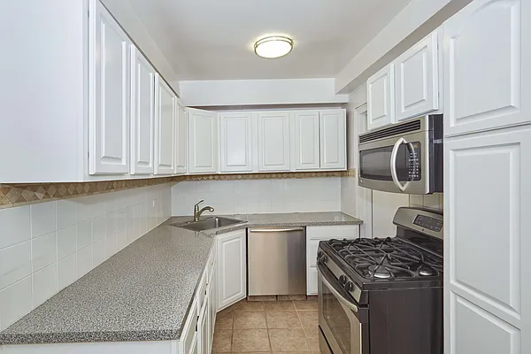 Rented by Brown Harris Stevens | media 18