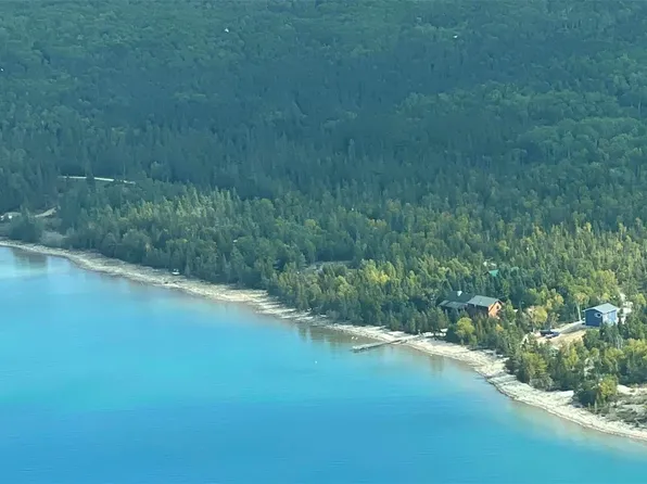 33882 S Dix Point Rd, Drummond Island, MI 49726