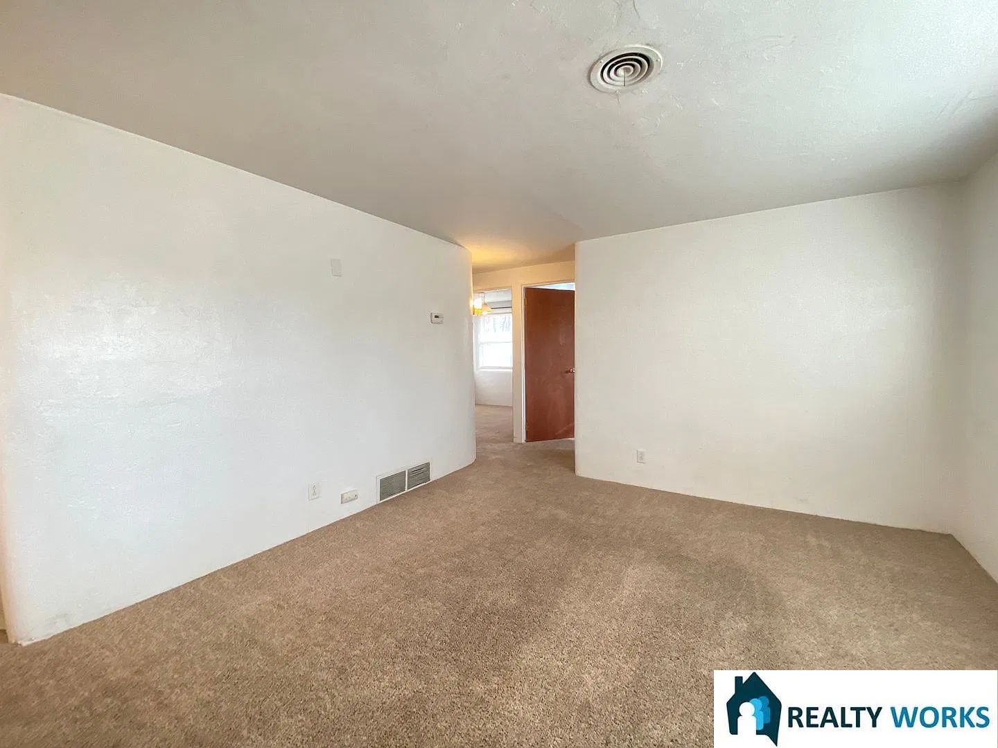 Adorable 2 bed House! — Photo 3
