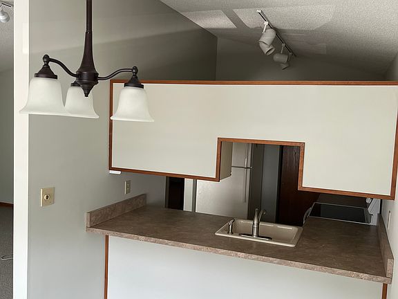 3rd image of 207 Greenwich Dr #207