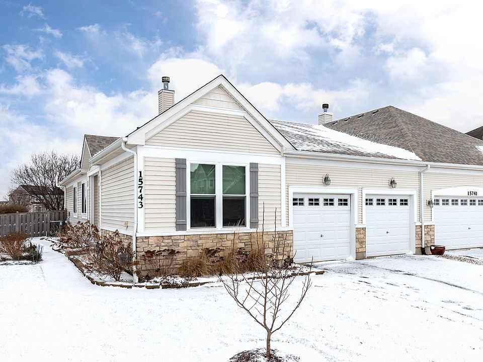 1st image of 15743 Cove Cir