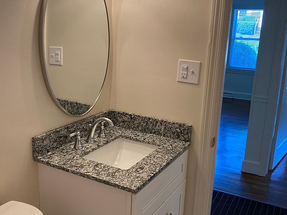 5th image of 907 Grayland St APT A
