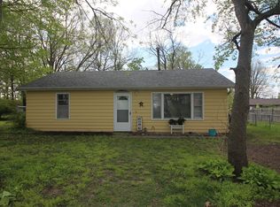 20424 Walnut Grove Rd, Towanda, IL 61776