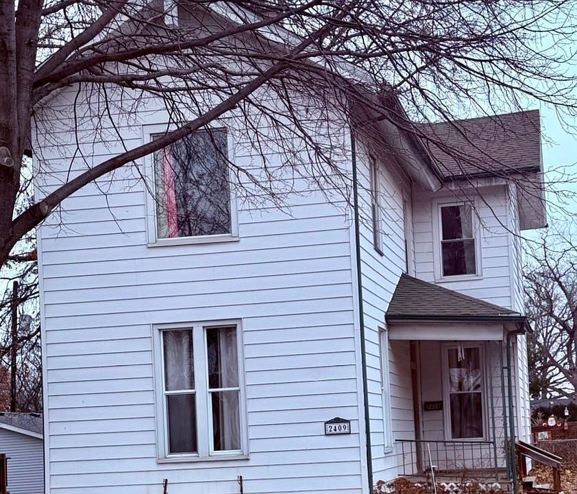 1st image of 2409 Carey Ave
