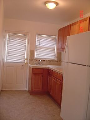 1st image of 365 N Autumn St APT 8