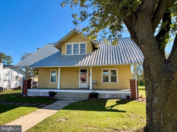 203 Clements St, Moorefield, WV 26836
