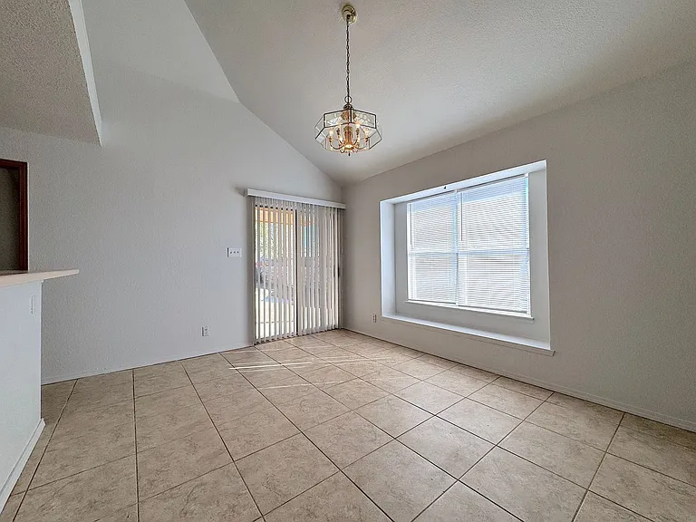11044 Middledale St — Photo 6