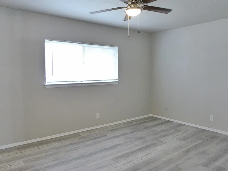 10318 Cone Hill Dr — Photo 7