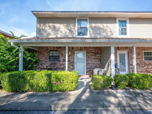 225 Carmel Dr Unit 27, Fort Walton Beach, FL 32547