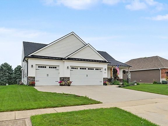 3rd image of 4906 Chestnut Grove Dr
