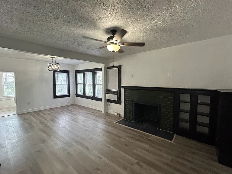 Livingroom/Dining room