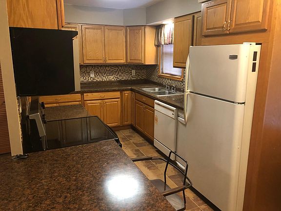 5th image of 1746 Meadow Dr