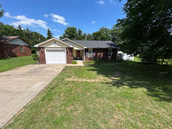 40 Grand Maple Dr