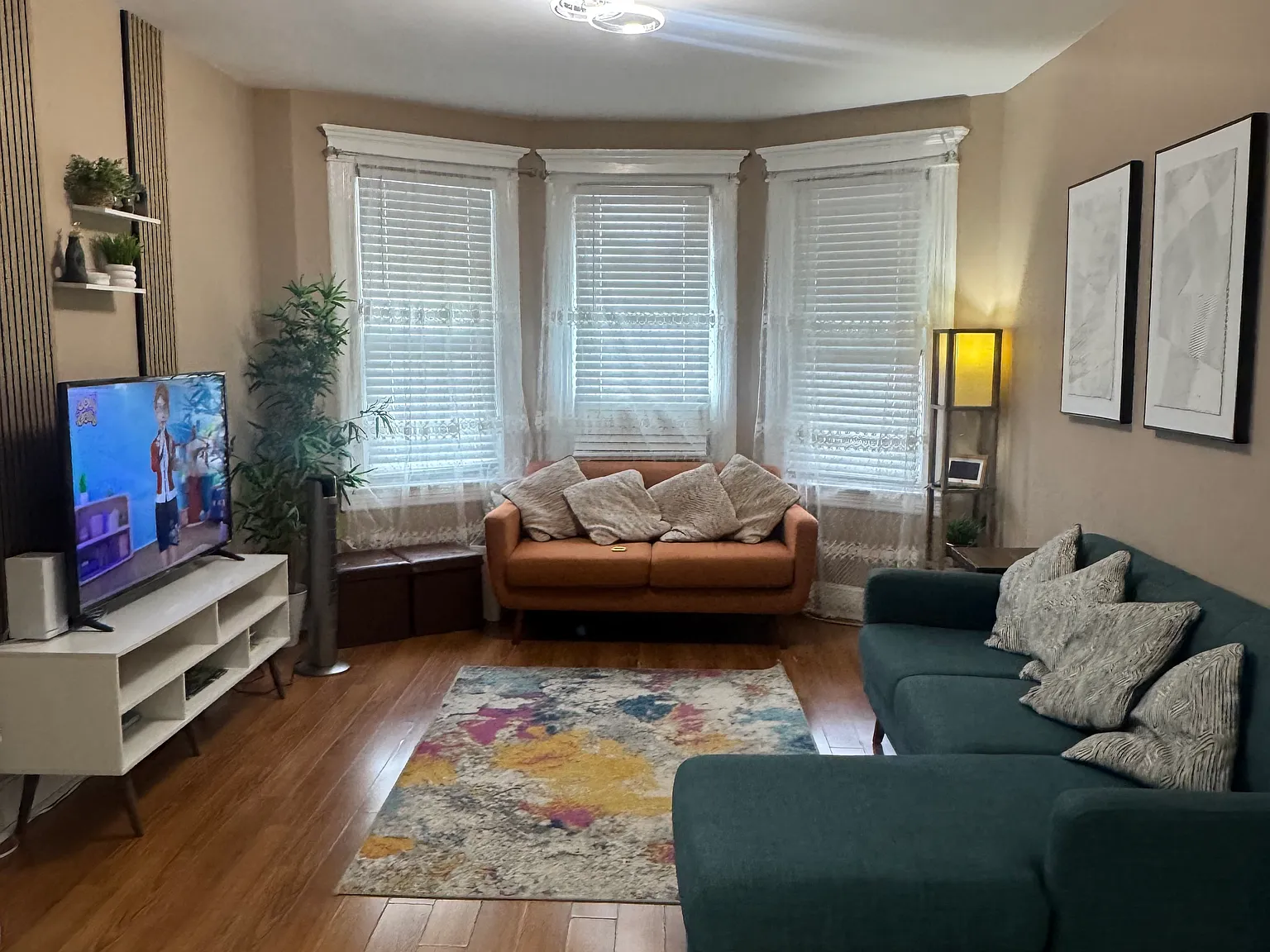 4 bed, 1700 sqft, $3,400 — Photo 1