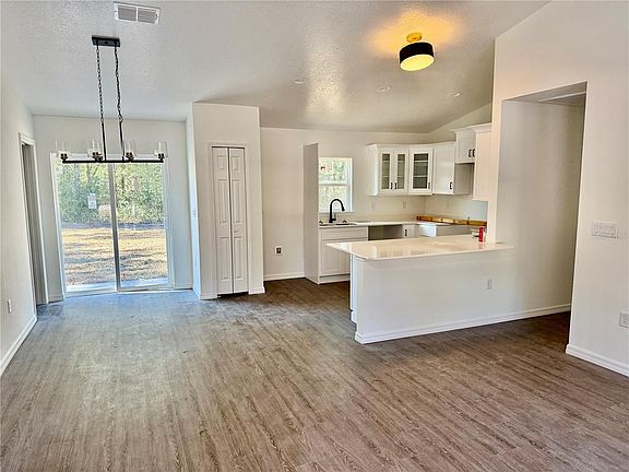 4th image of 97 NW Sparrow Rd