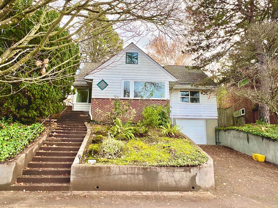 Beautiful single family home in the heart of Laurelhurst