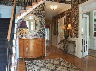 26 Middle Creek Rd, Signal Mountain, TN 37377