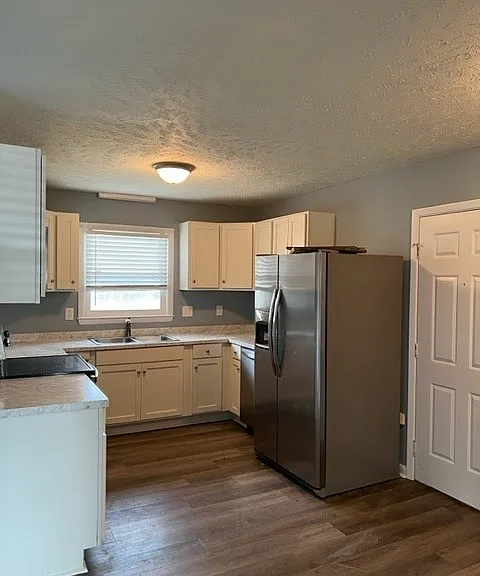 301 Rail Fence Ct — Photo 2