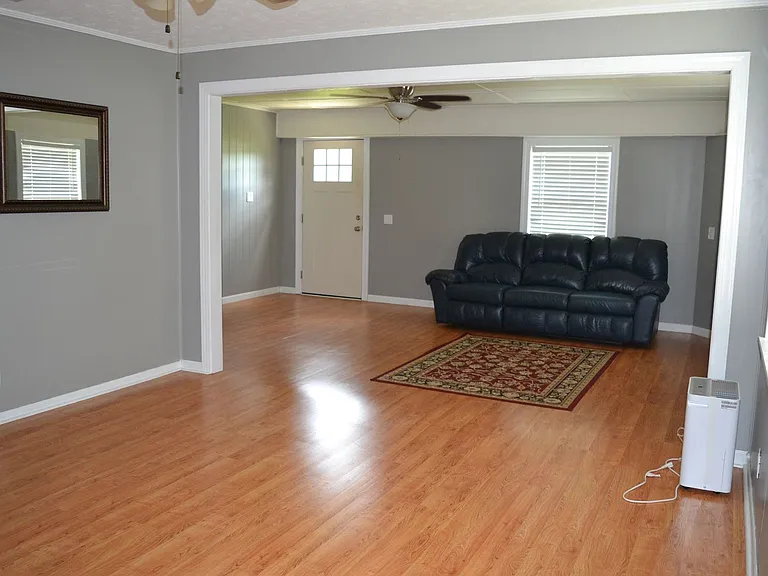 138 Cypress Cir — Photo 3