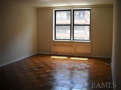 5th image of 70 Barker St APT 500