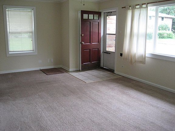 LIVING ROOM 1